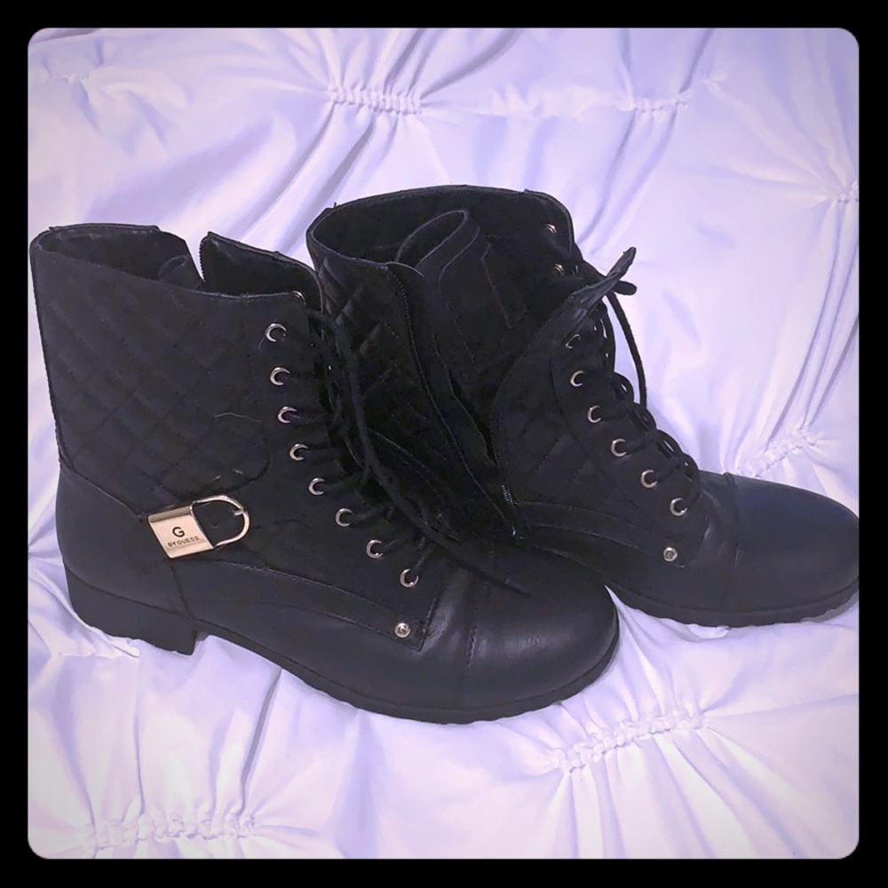 Guess boots